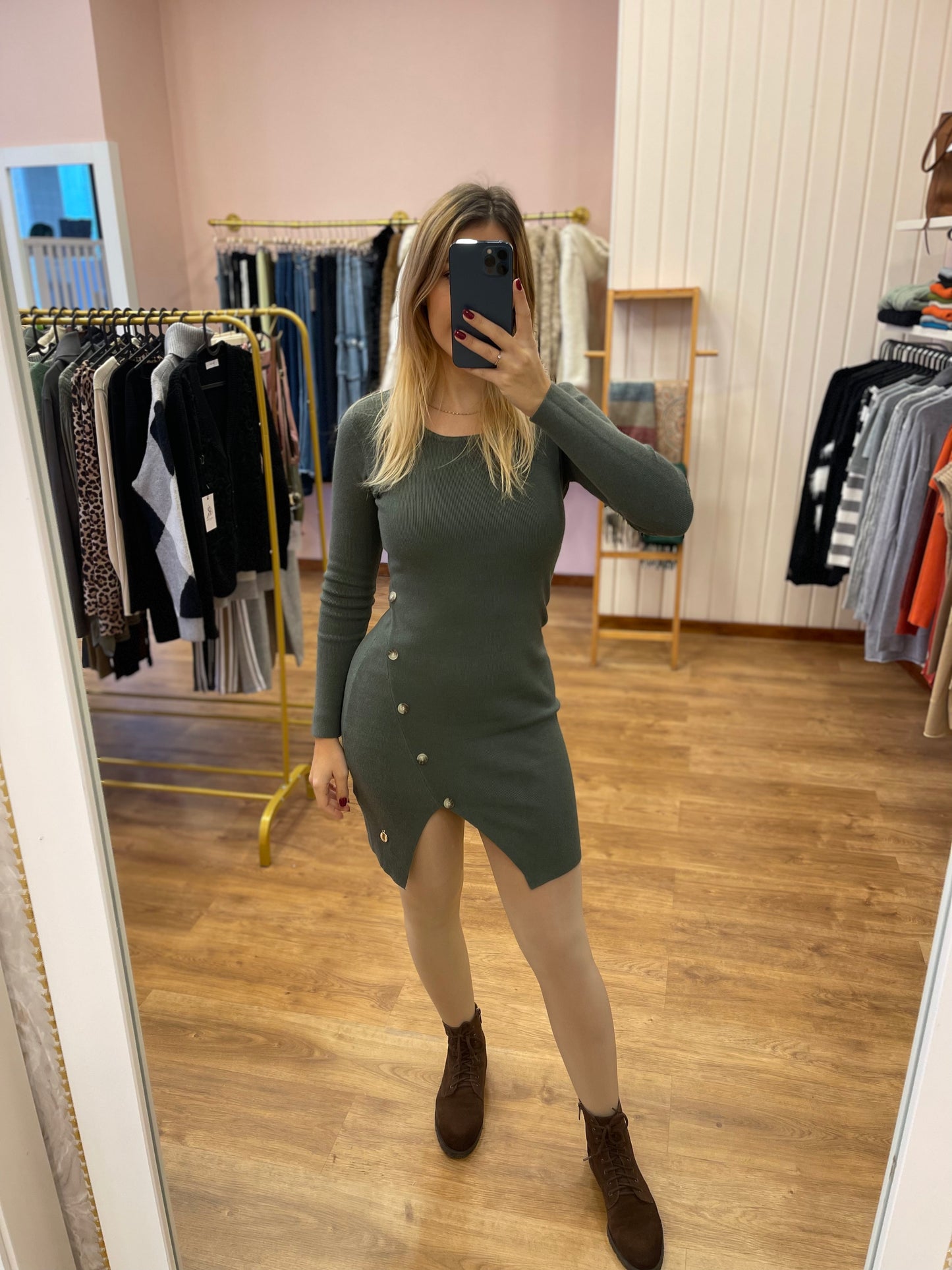 Vestido de malha com botões (ref 054)